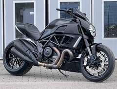Ducati Diavel Carbon 1200 1...