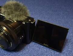 Sony ZV-E10 + zoomobjektiv...