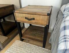 Sängbord Woodenforge