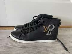 Louis Vuitton sneakers 38