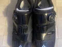 Specialized road shoes Embe...