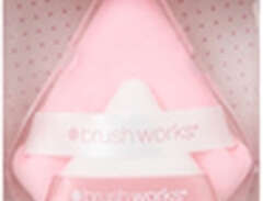 Brushworks Triangular Powde...