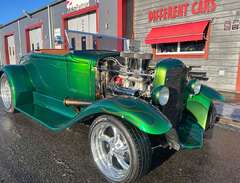 Ford Deluxe Hot Rod Roadster