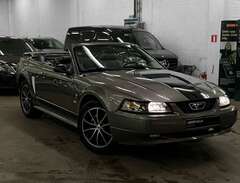 Ford Mustang Cabriolet 3.8...