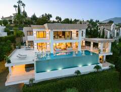Modern villa i Marbella med...