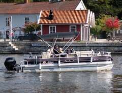 Sun Tracker Fishin Barge 20...