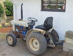 liten 4WD traktor