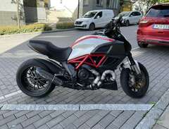 Ducati Diavel Carbon Låga m...
