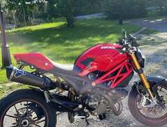 Ducati monster 1100S