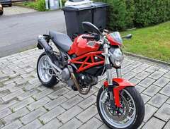 Ducati Monster 1100s