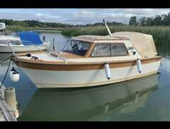 Monark 670 motorbåt