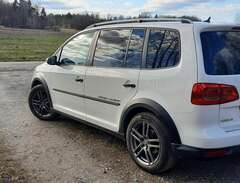 Volkswagen Touran 7 sits 1,...