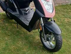 Kymco moped