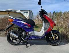 Honda 30 moped scooter vesp...