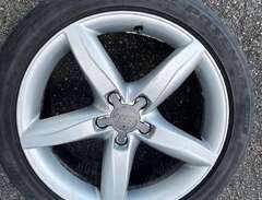Audi fälgar 18tum med däck