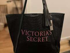 Victoria Secret väska med p...