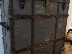 Antik sjörövarkista / koffert