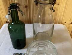 äldre glasflaskor mm