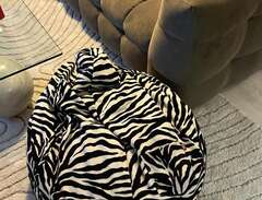 saccosäck i zebra print