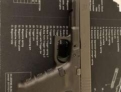 Glock 17 9mm och UHL .22
