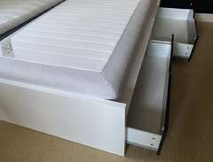 Ikea säng ”Flaxa” inkl reså...