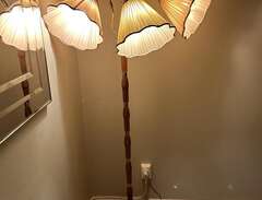 Golvlampa - trearmad lampa...