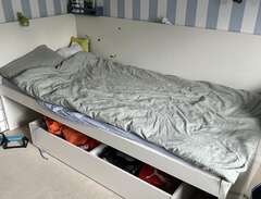 säng Ikea Odda