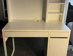 Vitt Micke IKEA skrivbord m...