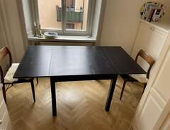 IKEA-bord Bjursta med två i...