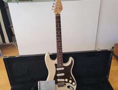 Fender stratocaster custom...