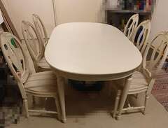 Matbord, stolar och linnesk...