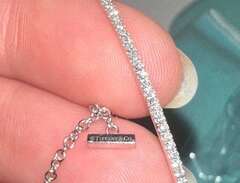 Tiffany & co armband vitgul...