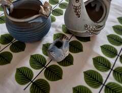Keramikskål och fåglar