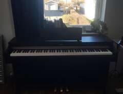 Yamaha YDP 162 + fin pianostol