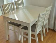 Ekedalen matbord med 4 stolar