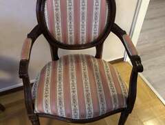 Äldre stol i Gustaviansk stil