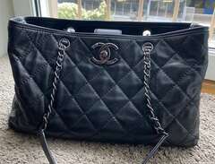 Chanel leather tote