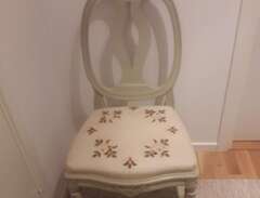 2 st mycket vackra stolar