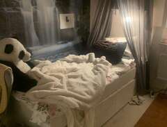 Ikea säng med förvaring ”Sl...