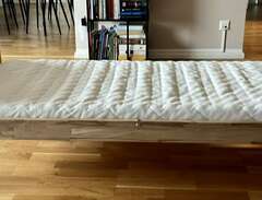 Ikea säng SNIGLAR inkl madrass
