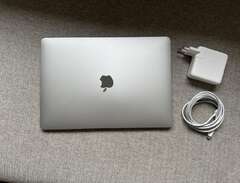 MacBook Pro 13”, M1, 16GB,...