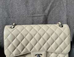 Chanel Classic flap bag Lar...