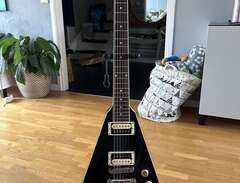 Gibson flying v traditional...