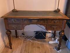 Skrivbord i gammal stil