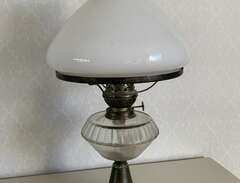 Antik bordsfotogenlampa