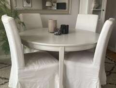 Matbord med 4 stolar