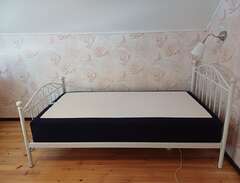 Säng 105 x 200 cm
