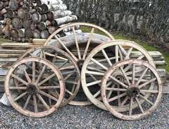 Gamla /antika vagnshjul i trä