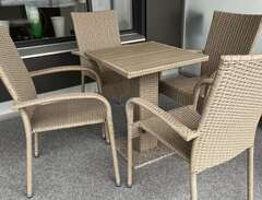 Cafébord med 4 stolar Jysk