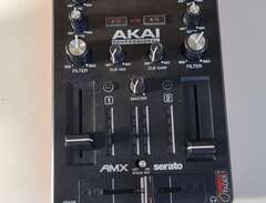 Akai AMX Dj-controller + UG...